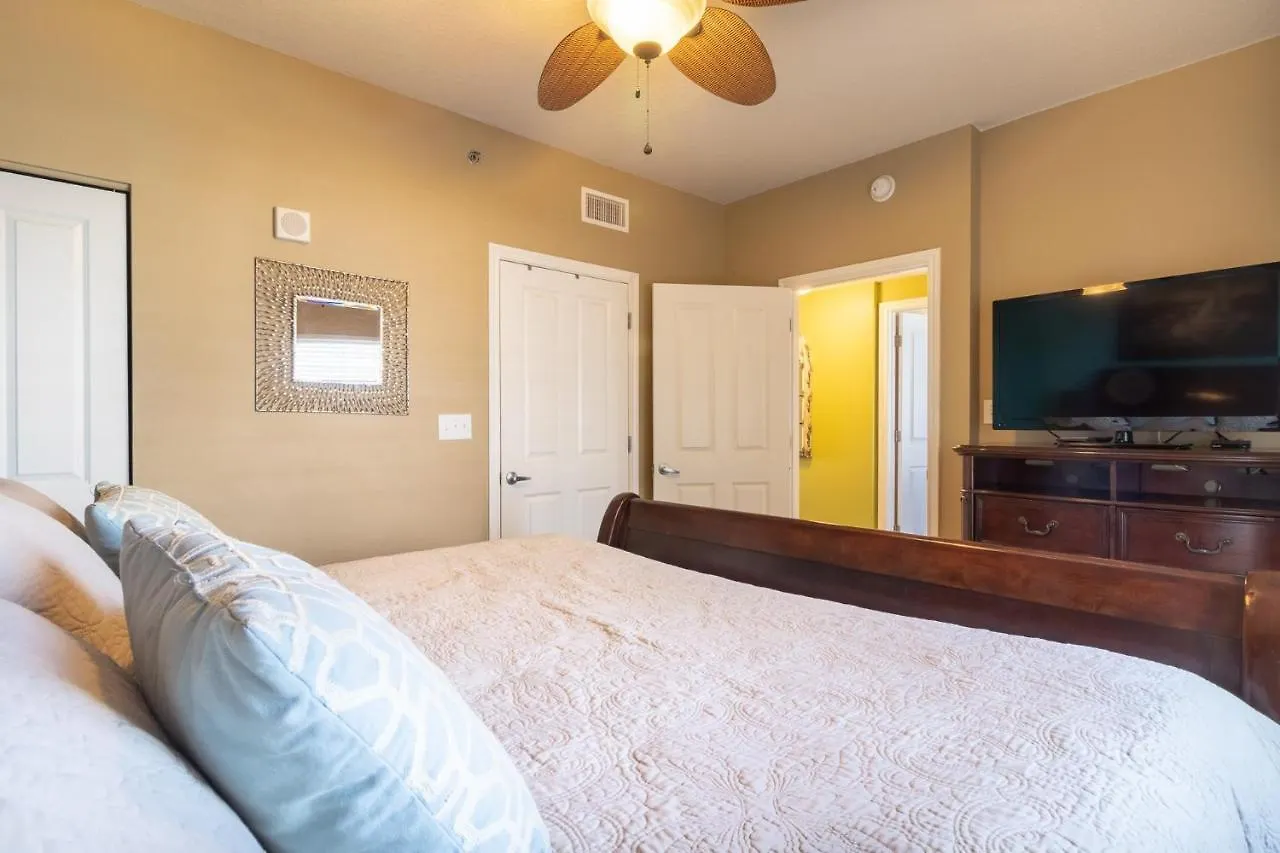 Apartment Shores Of Panama 621-Sleeps 8, Free Beach Fun! Reserved Parking Space! Condo Panama City Beach United States