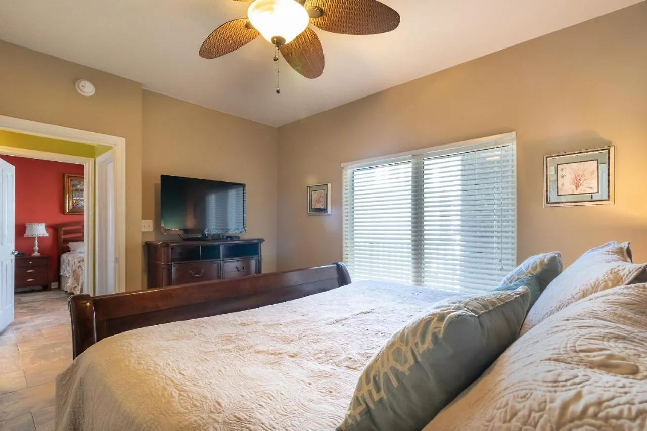 Shores Of Panama 621-Sleeps 8, Free Beach Fun! Reserved Parking Space! Condo Panama City Beach United States
