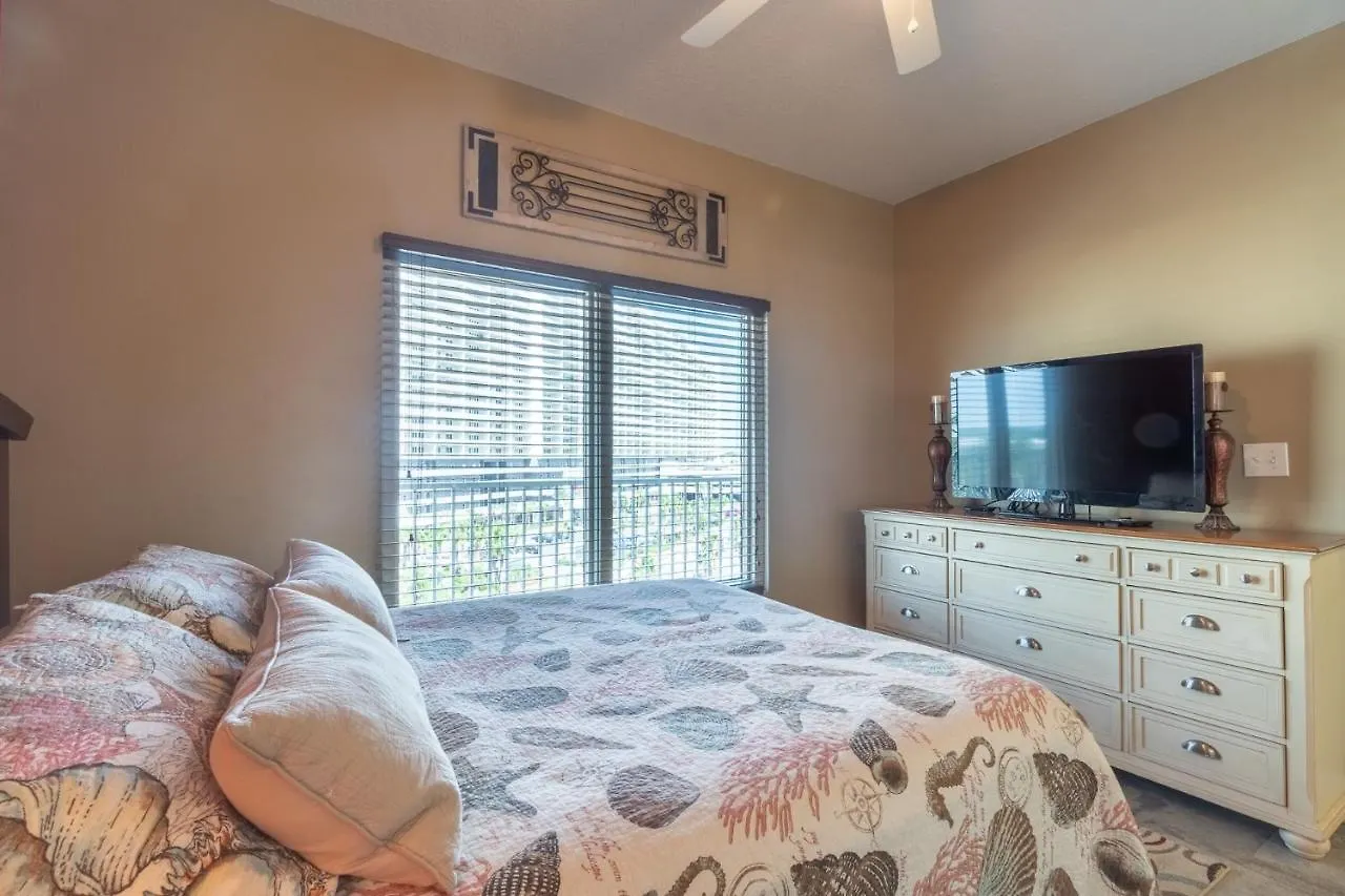 Shores Of Panama 621-Sleeps 8, Free Beach Fun! Reserved Parking Space! Condo Panama City Beach 0*,
