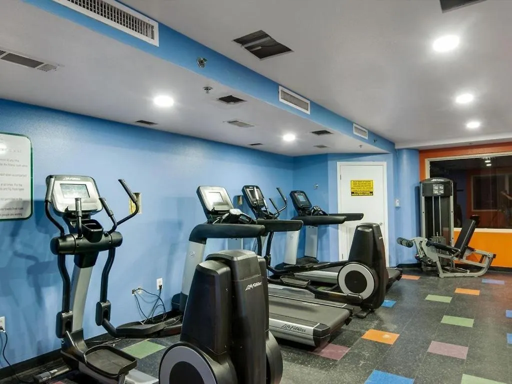 Shores Of Panama 621-Sleeps 8, Free Beach Fun! Reserved Parking Space! Condo Panama City Beach