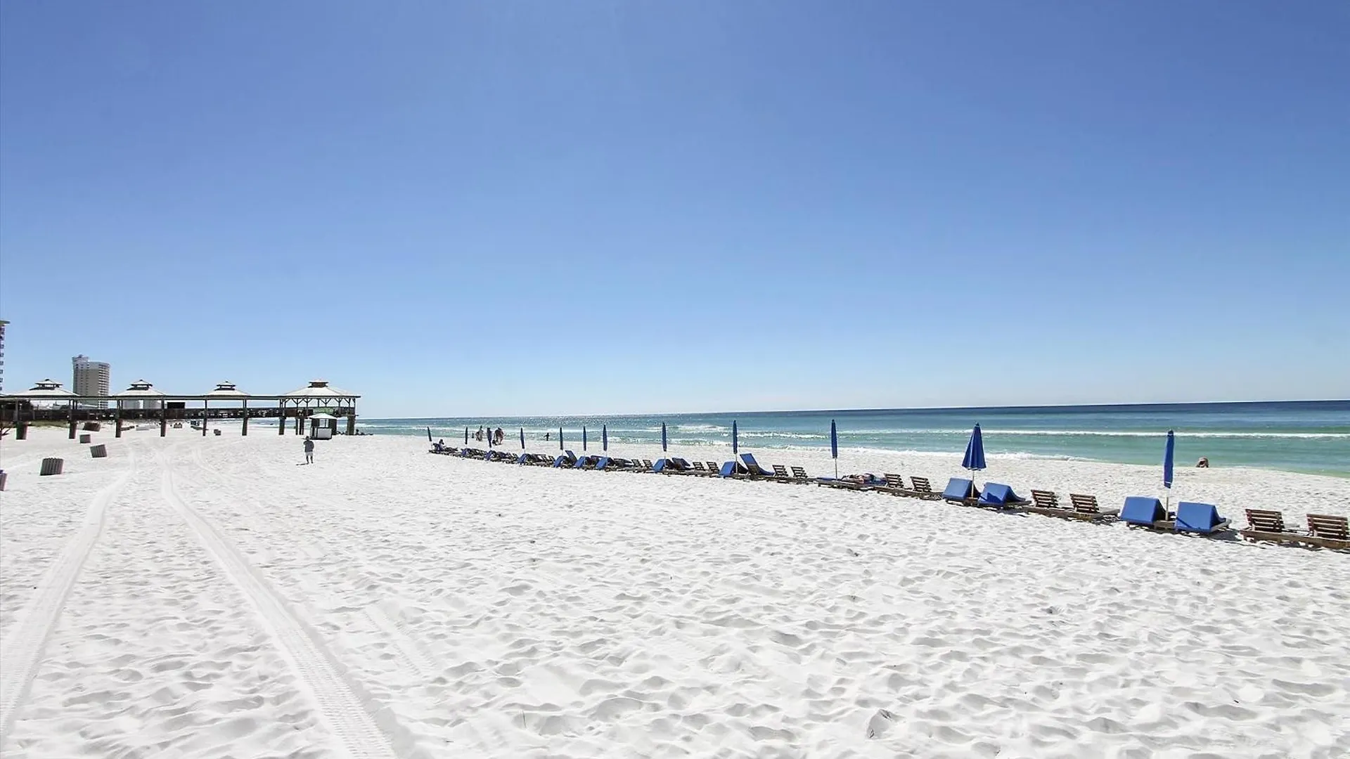 Shores Of Panama 621-Sleeps 8, Free Beach Fun! Reserved Parking Space! Condo Panama City Beach